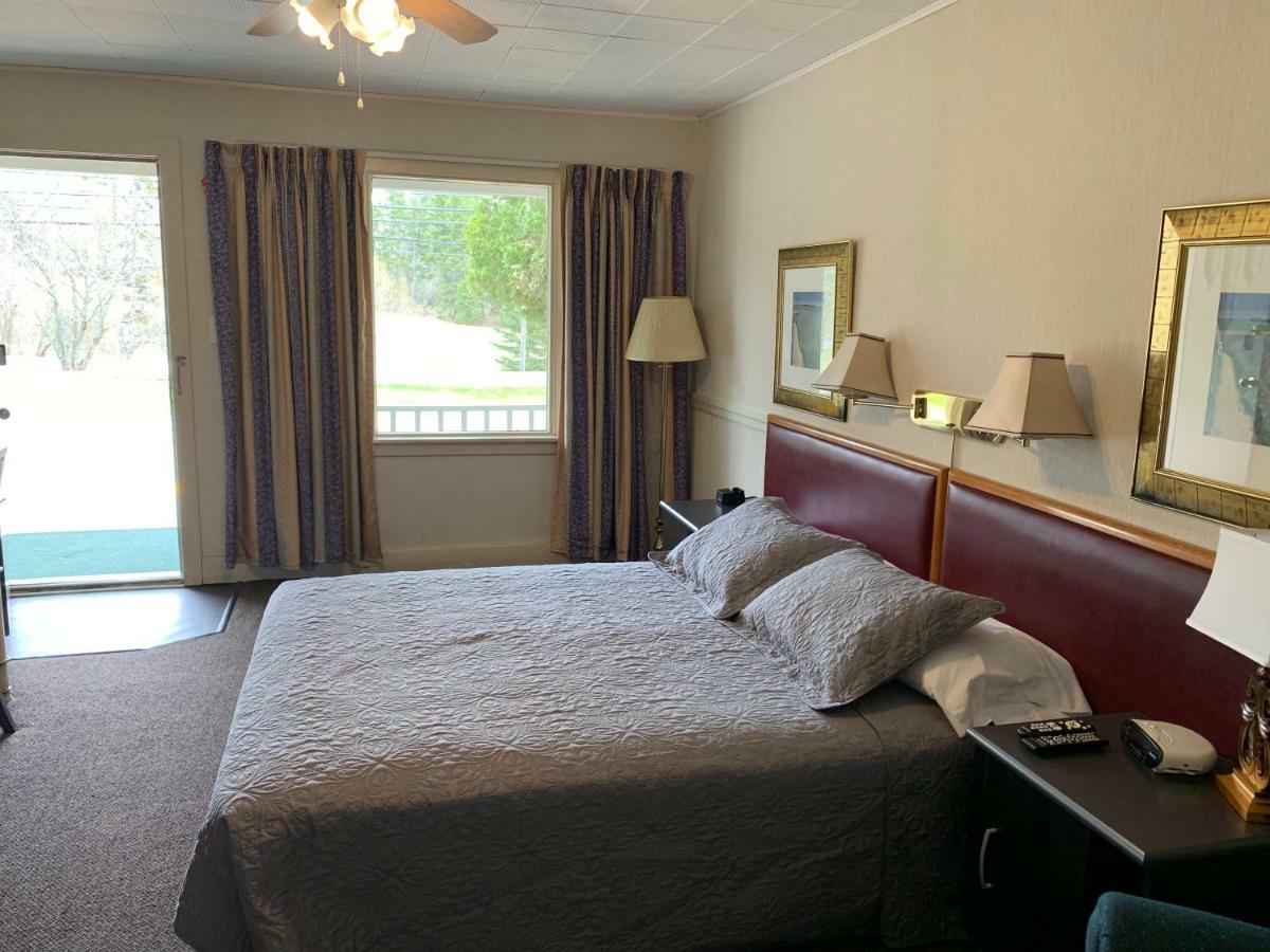 The Lionstone Inn Motel And Cottages Pictou Exteriér fotografie