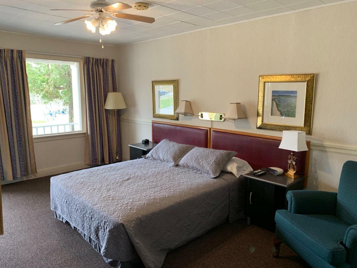 The Lionstone Inn Motel And Cottages Pictou Exteriér fotografie